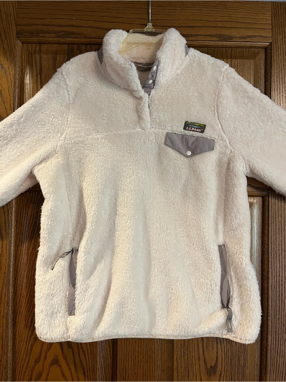 L.L.Bean Cream Sherpa Pullover with Gray Pocket Flap Women’s Size Medium